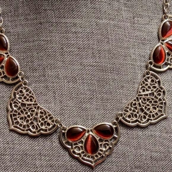 Foil heart design statement necklace w/plum/purple cats eye beads w/ earrings - Picture 4 of 13